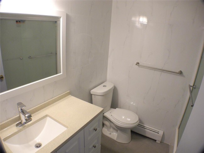 Building Photo - 158-12 65th Avenue