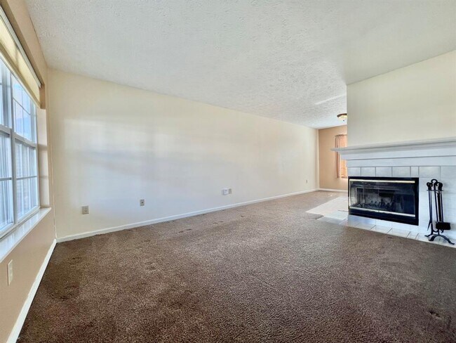 Building Photo - 3855 Constitution Dr