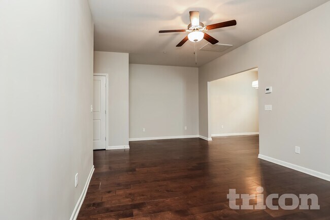 Building Photo - 403 Riverwood Ct