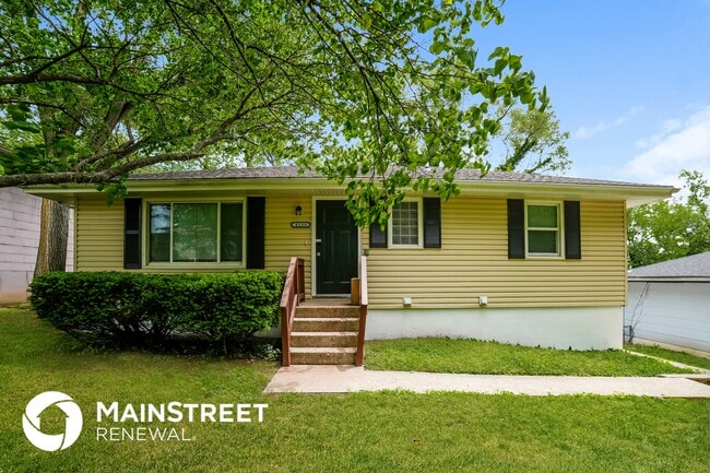 Building Photo - 4139 N Spruce Ave