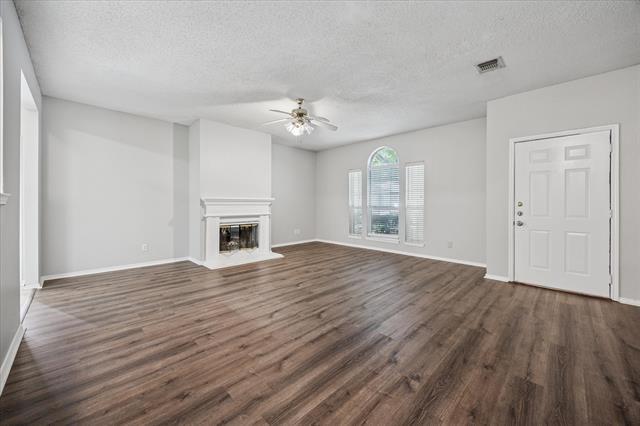 Foto del edificio - 3933 Parkhaven Dr