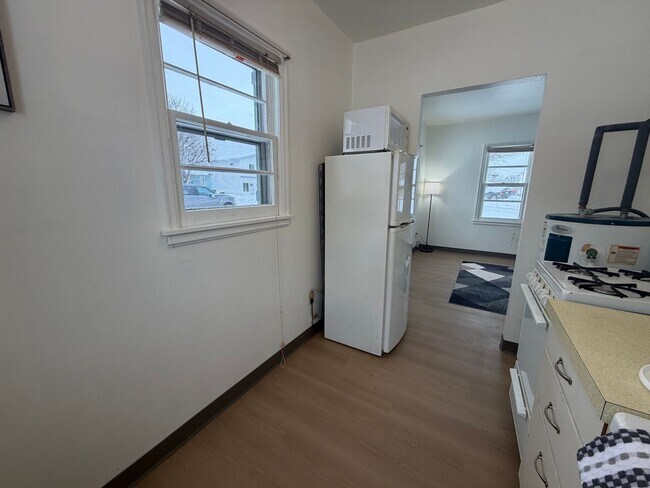 Foto del edificio - 1 bed, 1 bath for rent in quiet Waterloo neighborhood