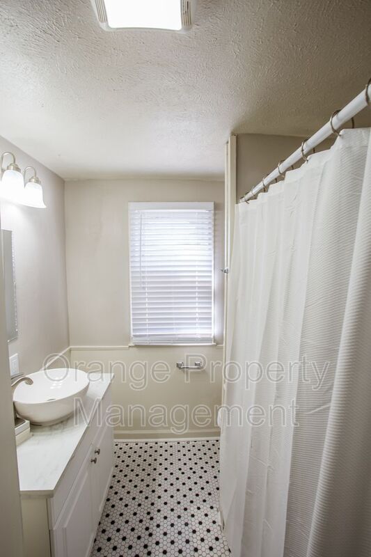 Foto del edificio - 5815 Grant St