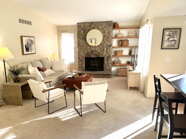 Building Photo - 2639 S Xanadu Way