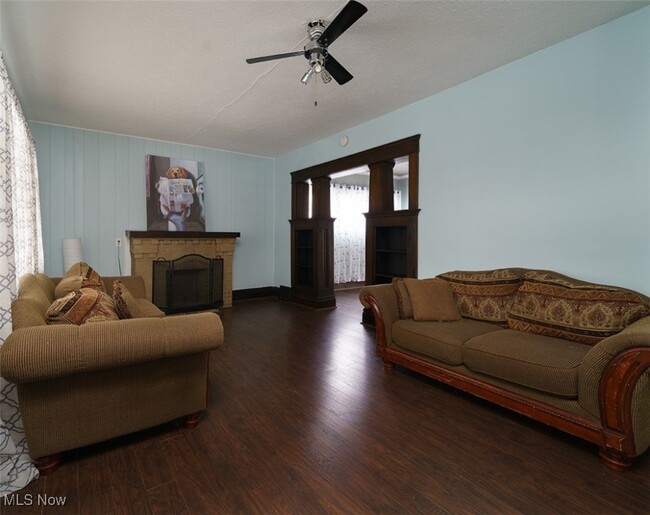 Building Photo - 765 E Buchtel Ave