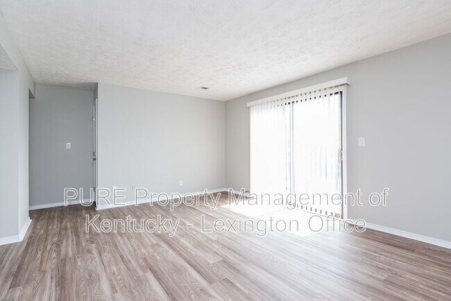 Foto del edificio - 360 Redding Rd