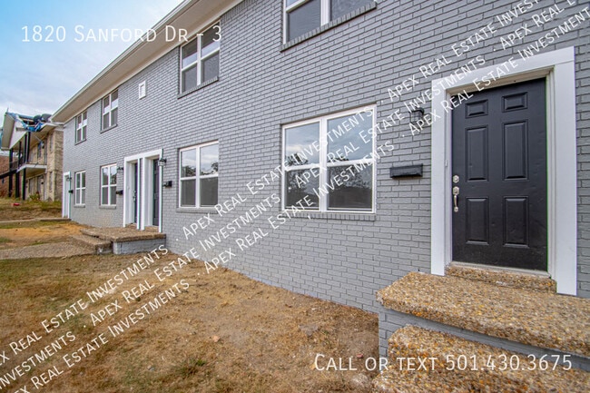 Building Photo - 1820 Sanford Dr