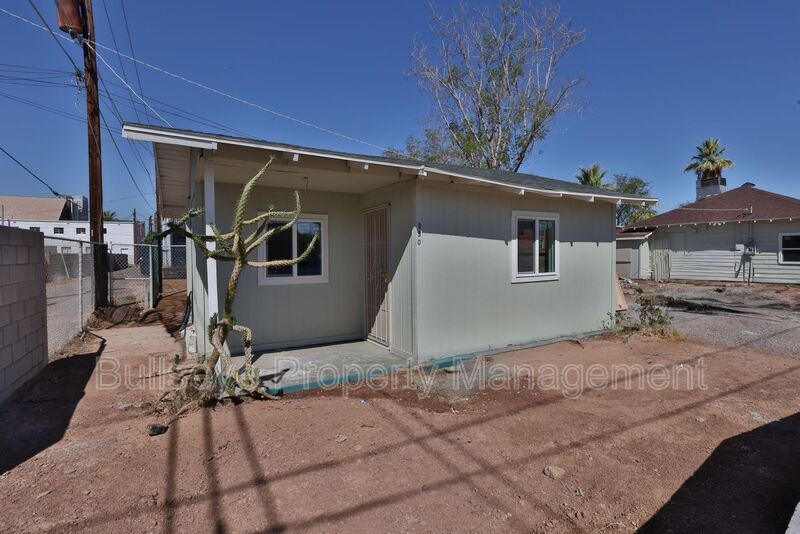 Primary Photo - 830 N 10th St