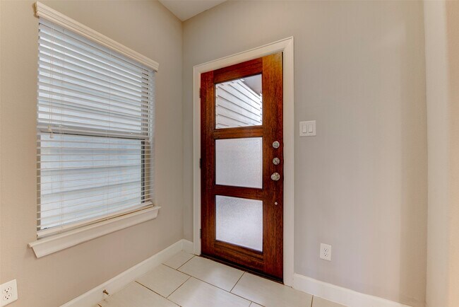 Foto del edificio - 1811 Wichita St