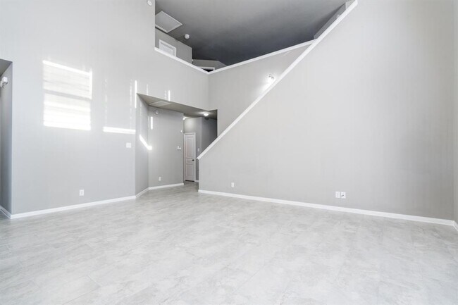 Foto del edificio - 10830 Harston Dr