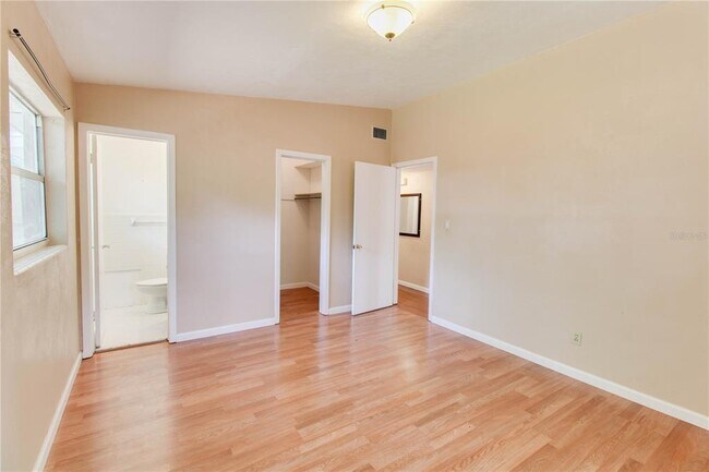 Foto del edificio - 3633 Ranchwood Rd