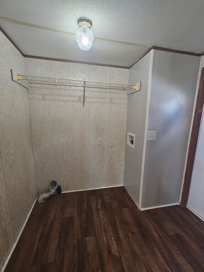 Foto del edificio - New Lisiting!!