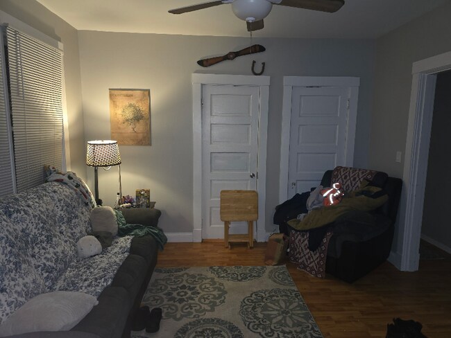 Foto del edificio - 329 Byrd St