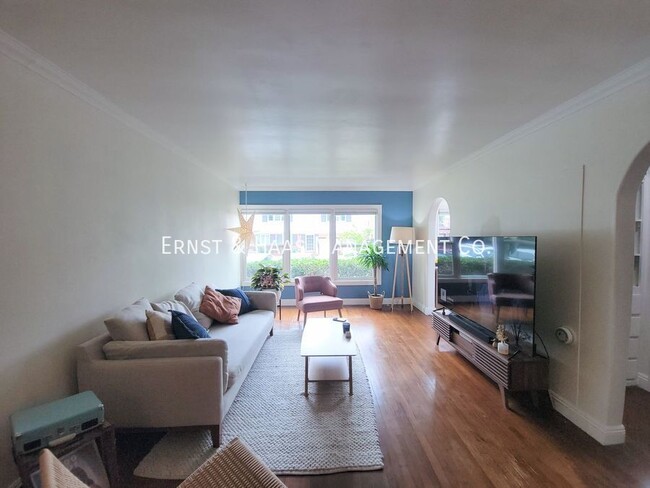 Foto del edificio - Beautifully Remodeled 1 Bedroom Condo Step...