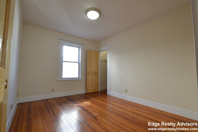 Foto del edificio - 33 Montfern Ave