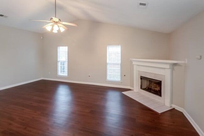 Building Photo - 1708 Cherry Creek Dr
