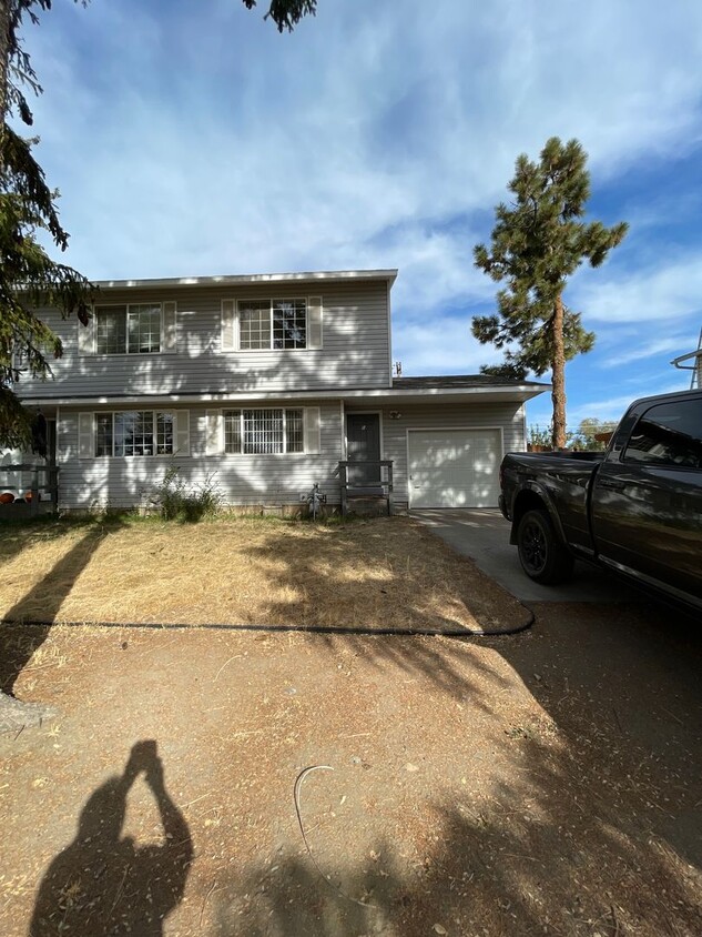 Primary Photo - Stovall 7th St Duplex