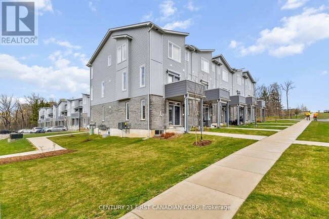 Building Photo - 990 Deveron Crescent