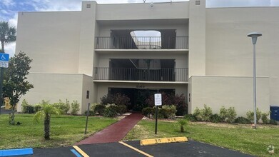 Building Photo - 5160 Las Verdes Cir