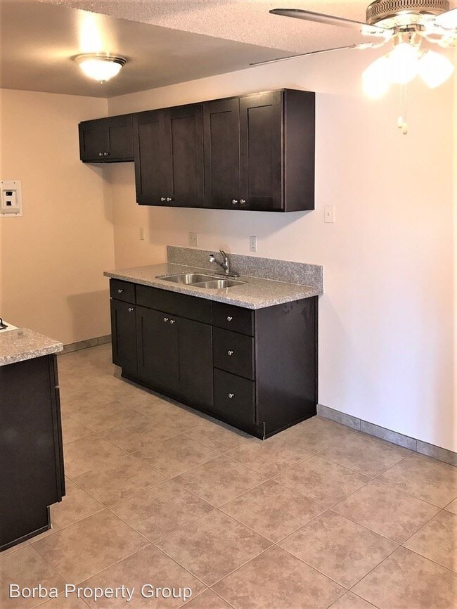 Building Photo - 2105 E Banyan Dr