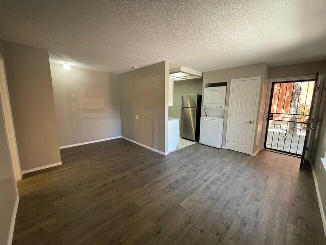 Building Photo - 2800 Vail Ave SE