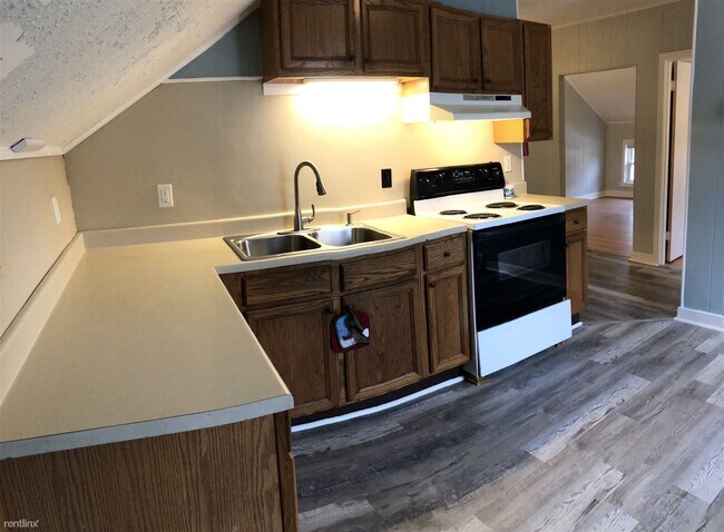 Building Photo - 1 br, 1 bath 4plex - 2 Henry Court 2B