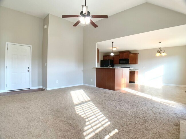 Building Photo - 842 Shelton Cir