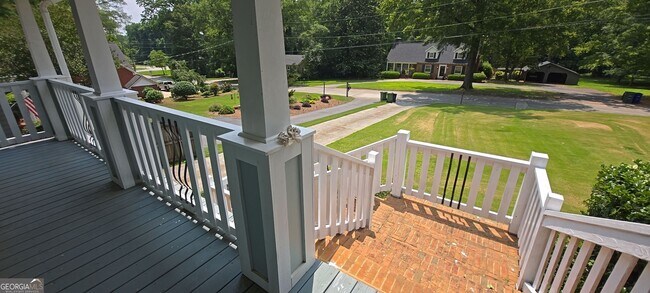 Foto del edificio - 820 Woodland Dr