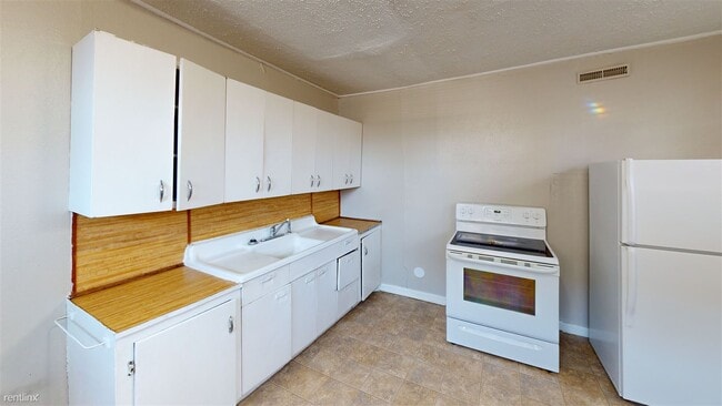 Building Photo - 1 br, 1 bath Duplex - 425 N 16th St Lower ...