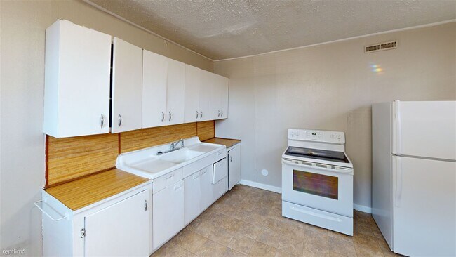 Foto del edificio - 1 br, 1 bath Duplex - 425 N 16th St Lower ...