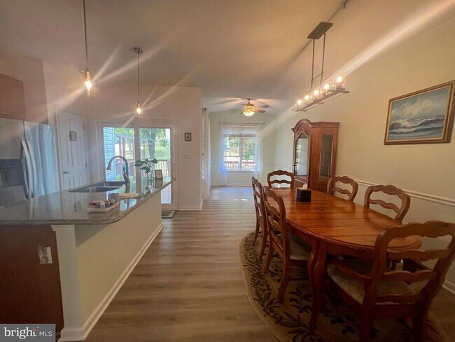 Foto del edificio - 13939 Bailiwick Terrace