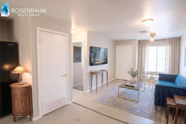 Foto del edificio - 8281 W Sandy Ln