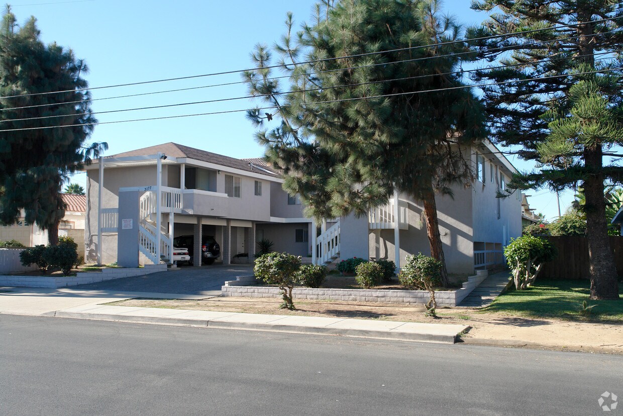 Foto del edificio - 3177 Lincoln St