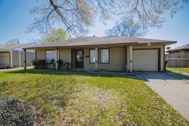 Building Photo - 3606 Florinda St