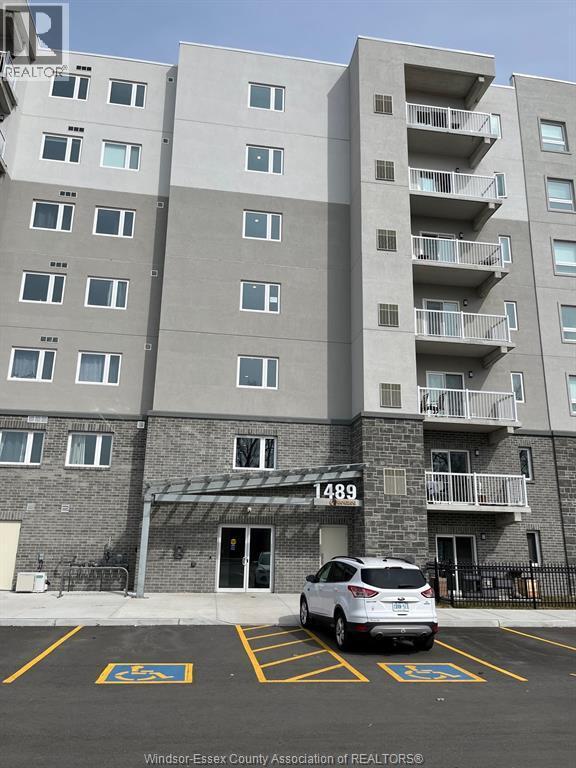 Building Photo - 1489 Banwell Rd