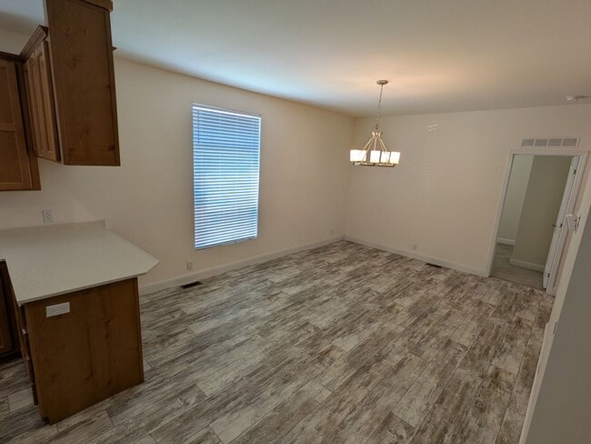 Building Photo - Newer 4 bedroom on Large Property