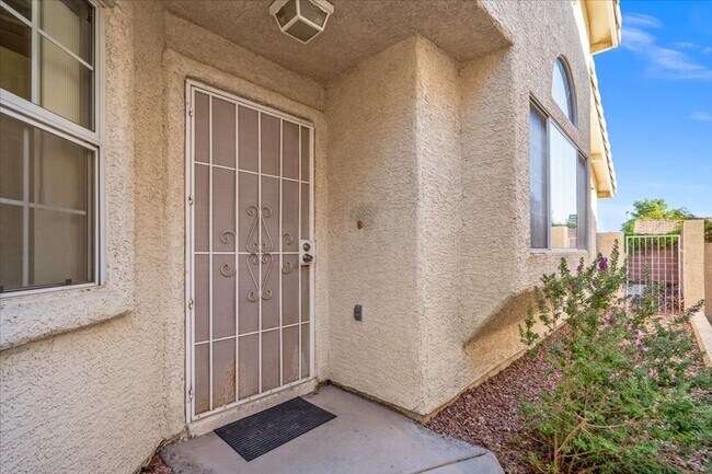 Building Photo - 9736 Double Rock Dr