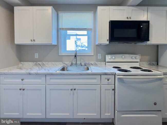 Foto del edificio - 31 S Main St