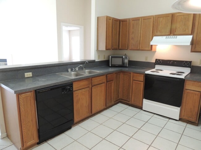 Foto del edificio - 12652 Ashmore Green Dr E