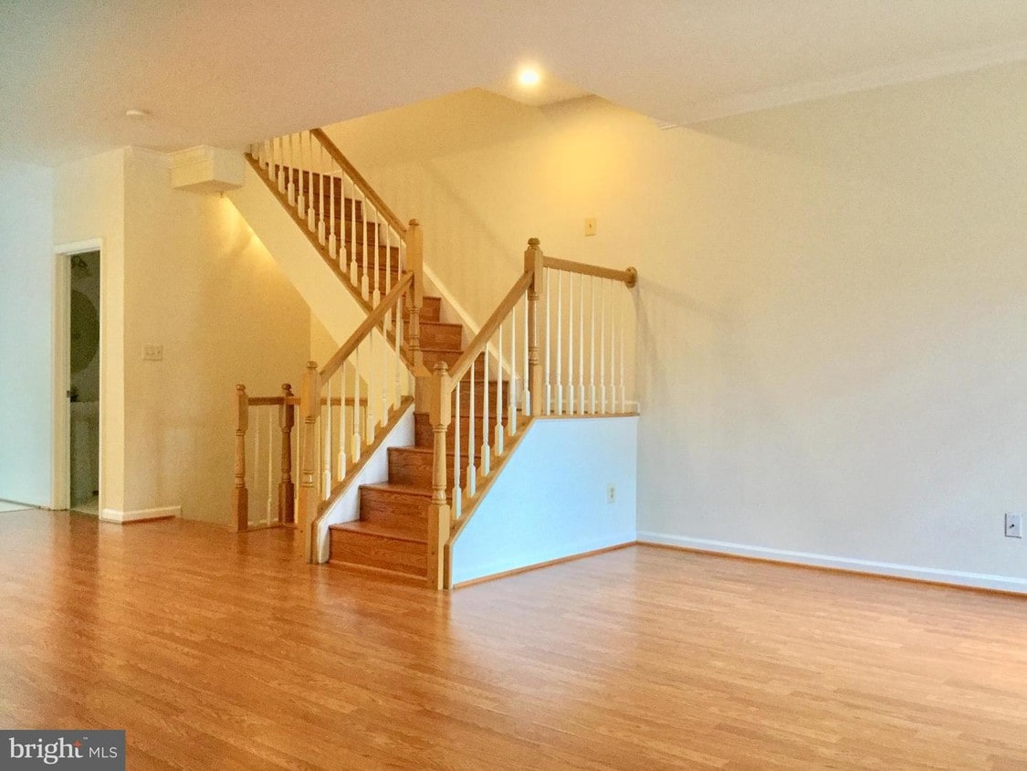 Foto principal - 9740 Washingtonian Blvd