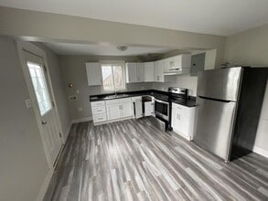 Building Photo - 58 derbyUnit 2