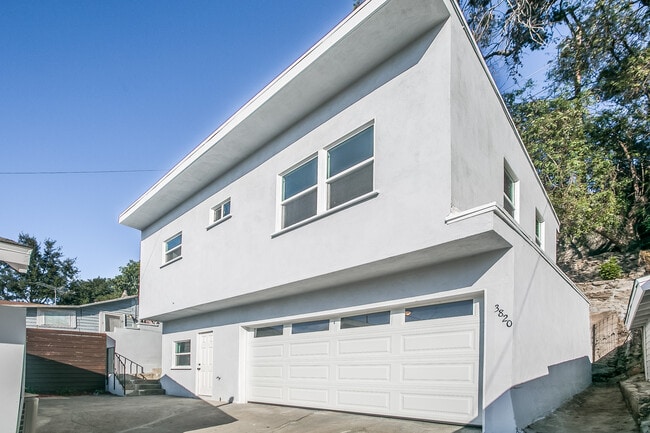 Building Photo - 3820 Homer St