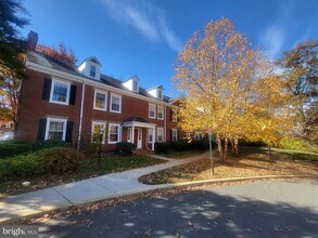 Building Photo - 3279 S Stafford St
