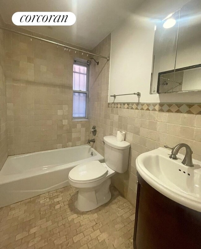 Building Photo - 471 W 140th St
