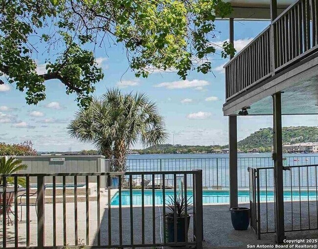 Foto del edificio - 104 Cove E