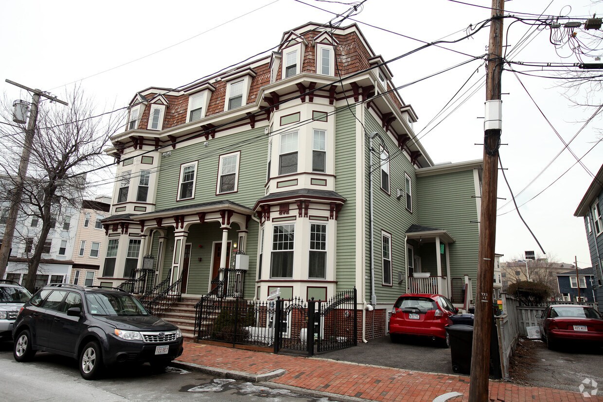 Primary Photo - 45 William St