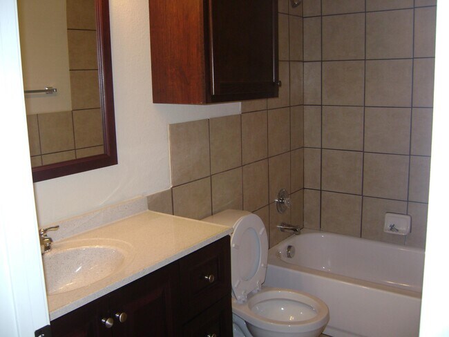 Foto del edificio - 2507 Oak Ln