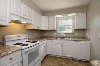 Building Photo - 1080 Parkridge Ct