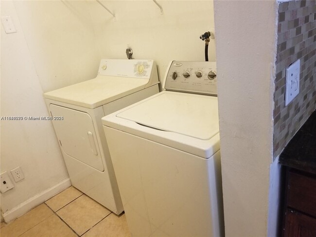 Foto del edificio - 6979 SW 40th St