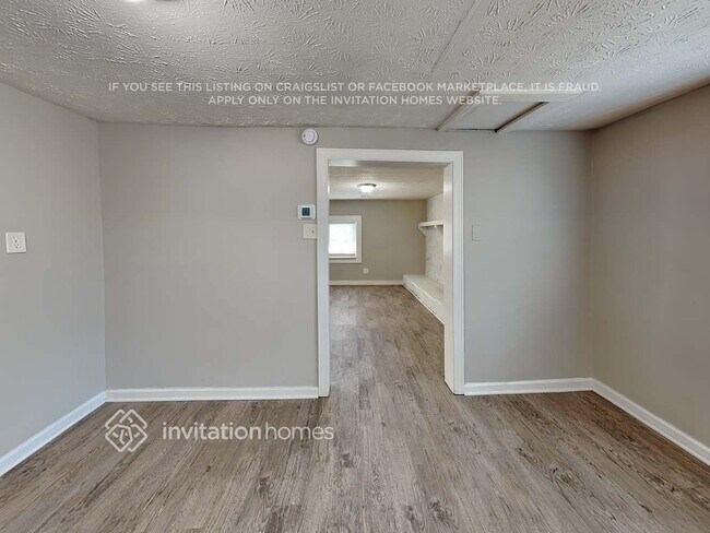 Foto del edificio - 547 Rustic Rd